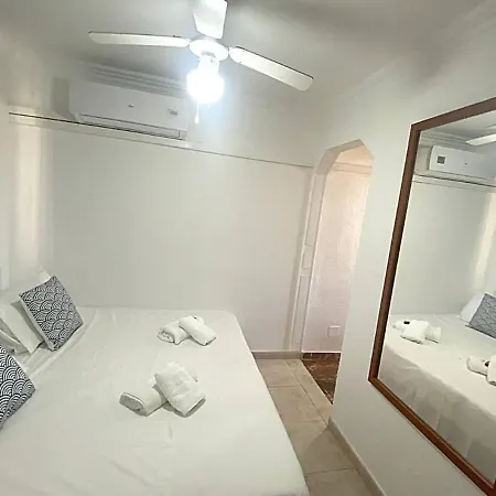 Casa Del Mar - Immaculate 1-Bed House In Benidorm Holiday home *